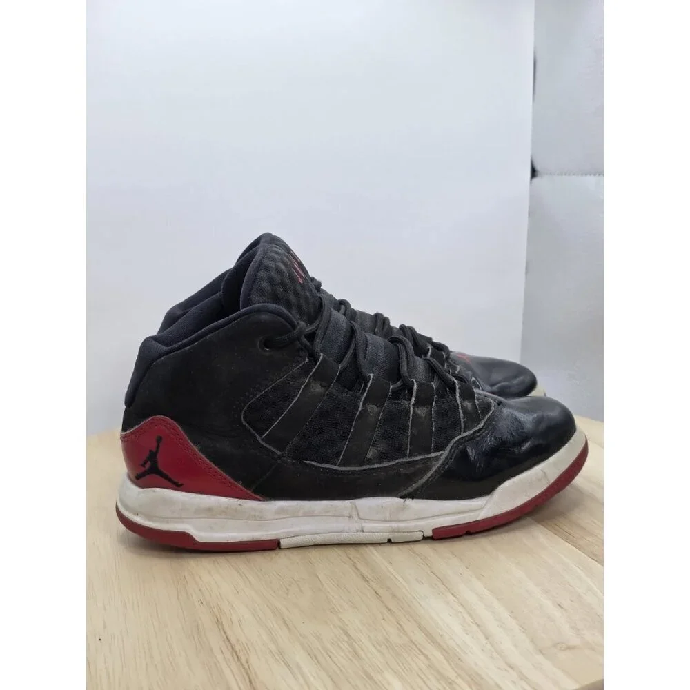 Nike Jordan Max Aura PS Black Gym Red Size 13.5C AQ9216-006 Kids Shoes - Picture 3 of 8